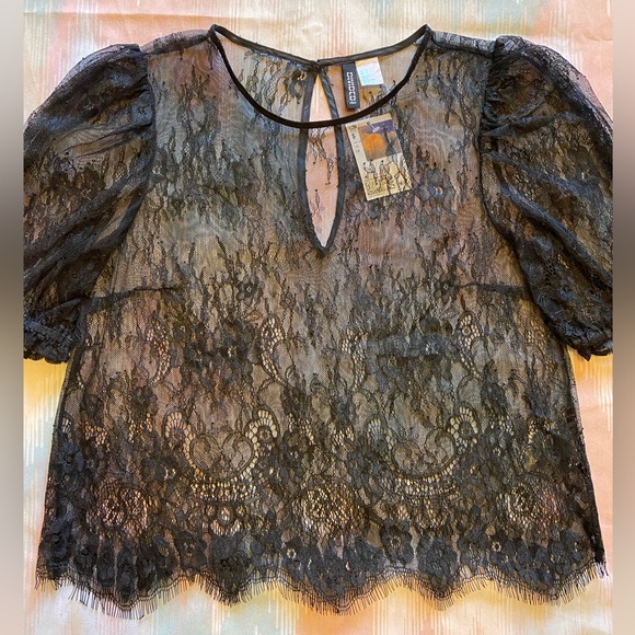 Divided Tops - Divided Black Puff Sleeve Floral Lace Top